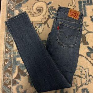 Levi 711 skinny jeans